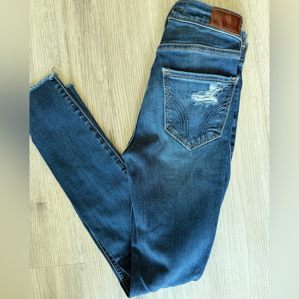 Hollister Women's Dark Wash Skinny Jeans